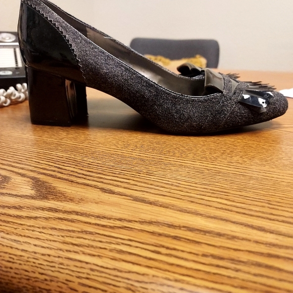 Black and gray tweed dress pumps - Picture 3 of 4
